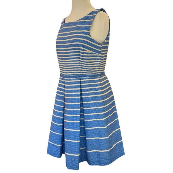 Just…Taylor Fit and Flare Sleeveless Blue and Cream Above The Knee Size 12P - Picture 2 of 14